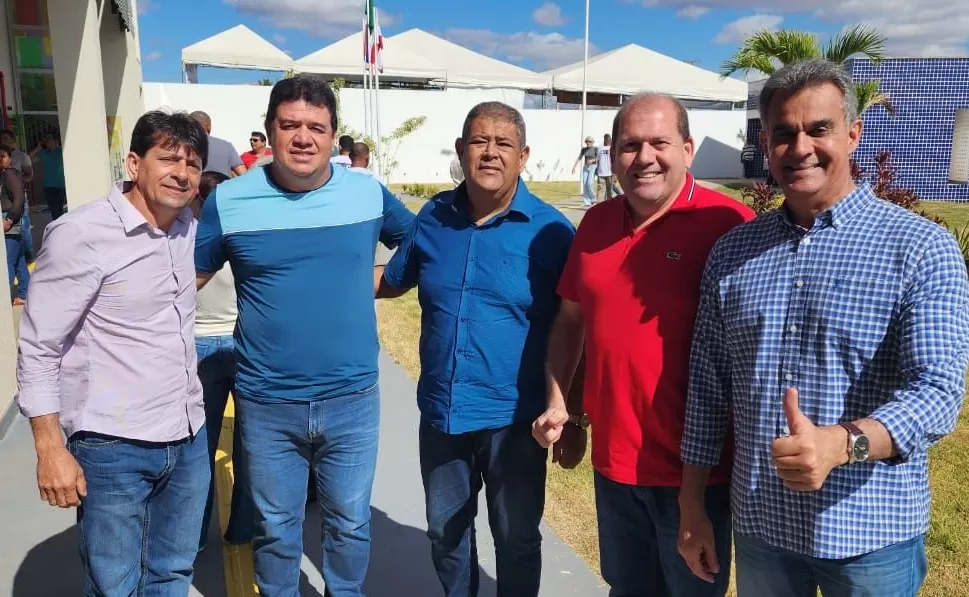 Ex-prefeito de Aracatu, Sérgio Maia prestigia visita de Governador Jerônimo Rodrigues em Caculé-BA