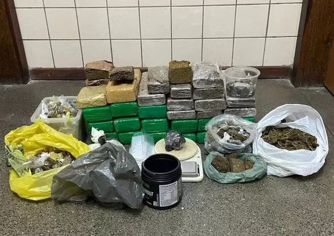 Cerca de 30 kg de drogas são localizados pela Cipe Central