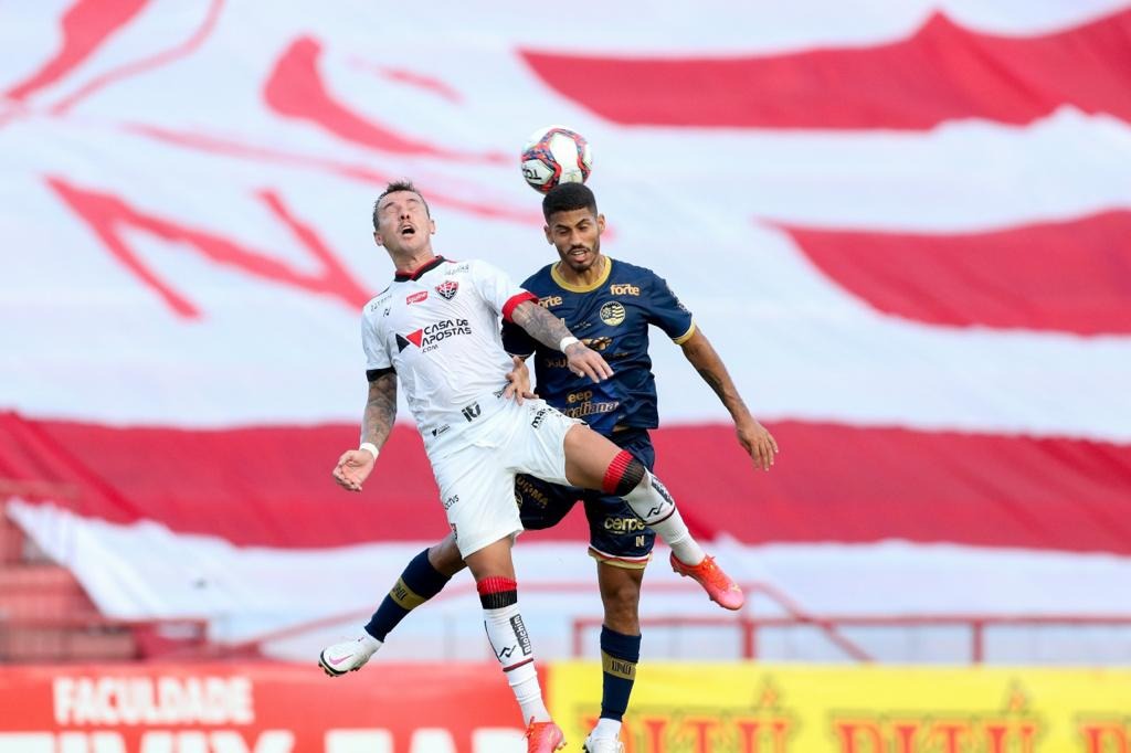 Vitória empata com o Náutico em jogo disputado nos Aflitos