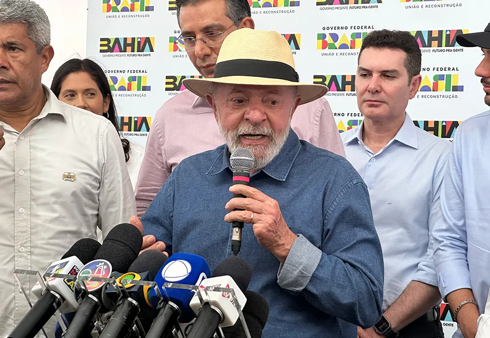 Pesquisa aponta Bolsonaro, Michelle e Tarcísio à frente de Lula em possíveis segundo turnos