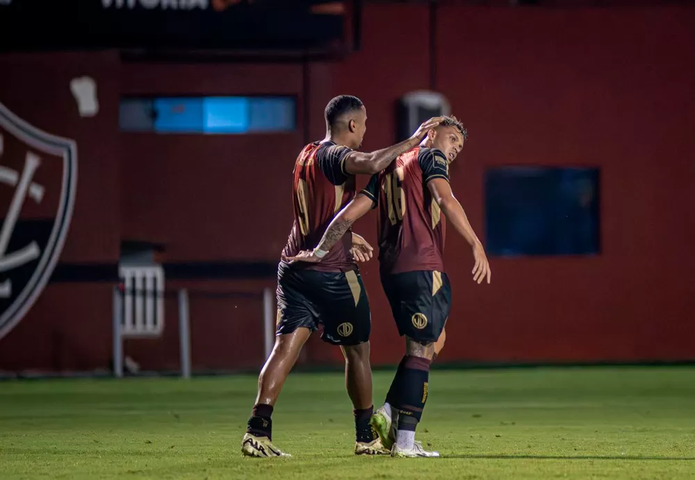 Com um gol no acréscimo, Vitória empata com o Náutico pela Copa do Nordeste