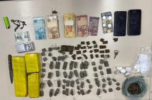 Polícia prende três suspeitos por tráfico de drogas no bairro Monte Pascoal, em Guanambi