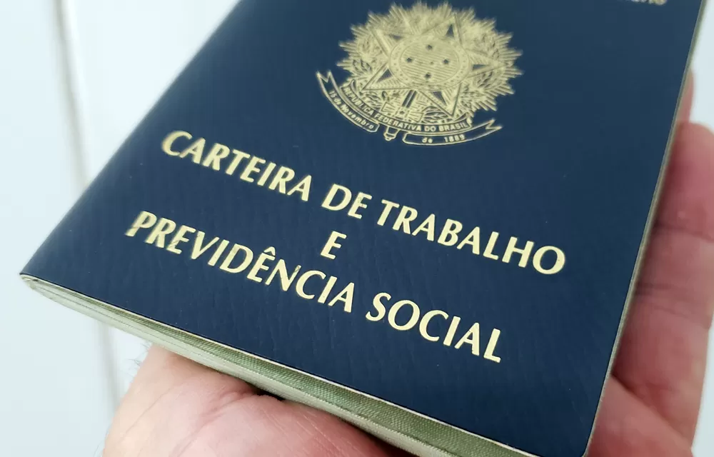 Caged: Brasil gera 159 mil empregos formais em outubro