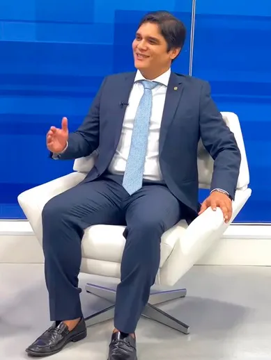 Deputado Vitor Bonfim Destaca Importância da Lei 14.578 no Programa 'Questão de Ordem'