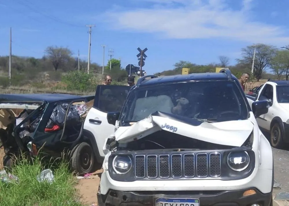 Acidente é registrado na BR-030 envolvendo o cantor Jobim Araújo, em Brumado