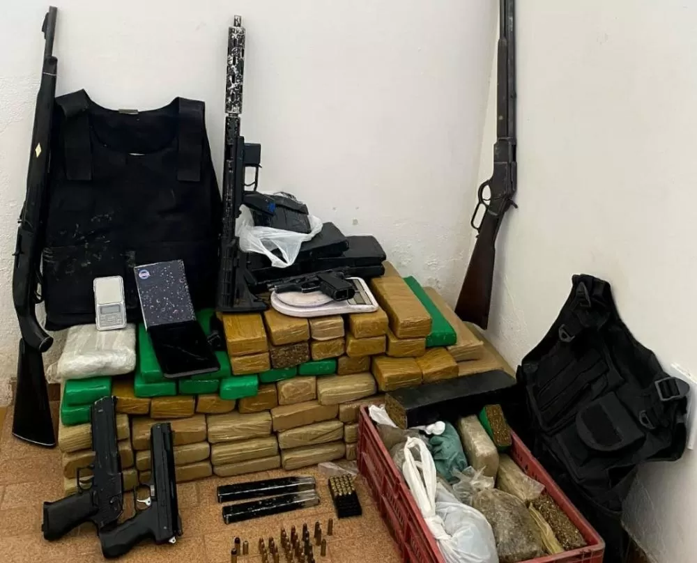 Rondesp Sudoeste intercepta armas, grande carga roubada e drogas, em Barra da Estiva