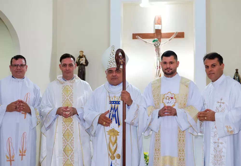 Paróquia Santo Antônio de Caraíbas acolhe Padre Waldech como novo Pároco