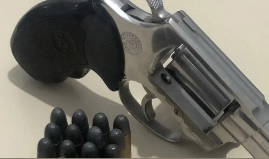 Polícia Militar recupera motocicletas furtadas e apreende arma de fogo com menor em Caetité