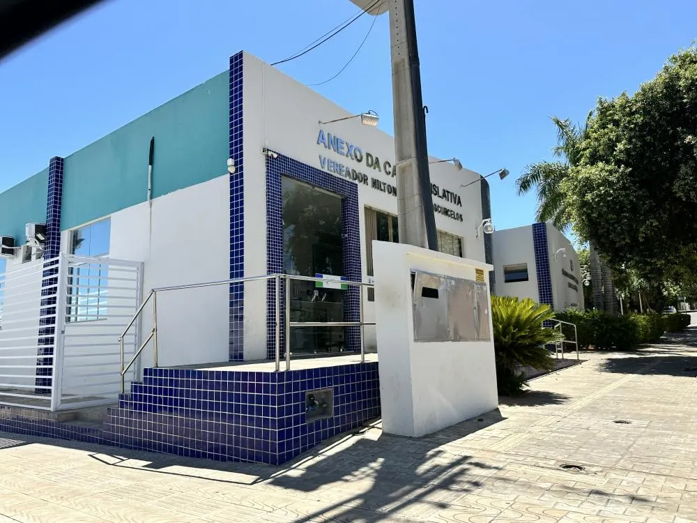 Câmara de Brumado remarca Sessão Solene de abertura dos trabalhos legislativos de 2025 devido à morte do ex-servidor Dilmar Matos Amorim