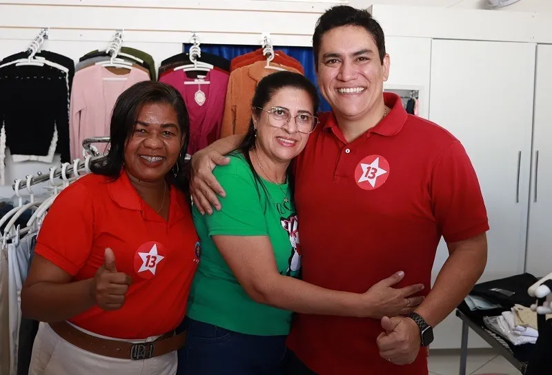 Eleições 2024: Candidatos Guilherme Bonfim e Neidinha realizam visitas a comerciantes do centro de Brumado