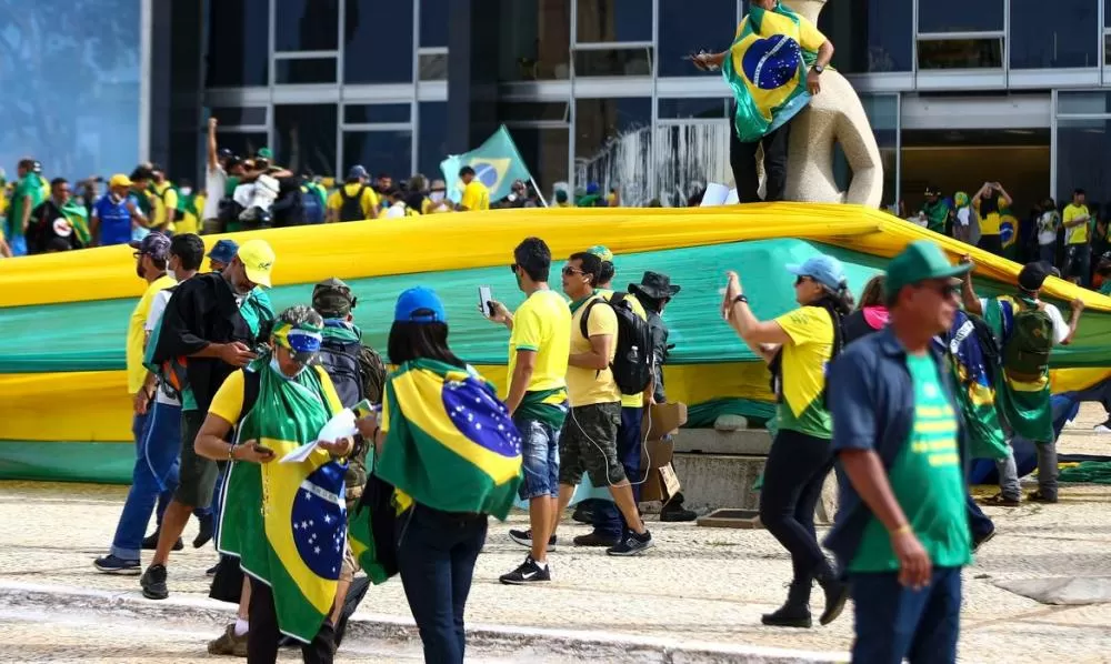 STF tem maioria para tornar réus mais 245 denunciados por ato golpista