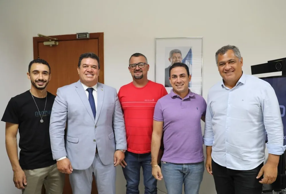 Marquinho Viana; Phellipe Brito e Lideranças de Ituaçu Discutem Desenvolvimento Rural na CAR