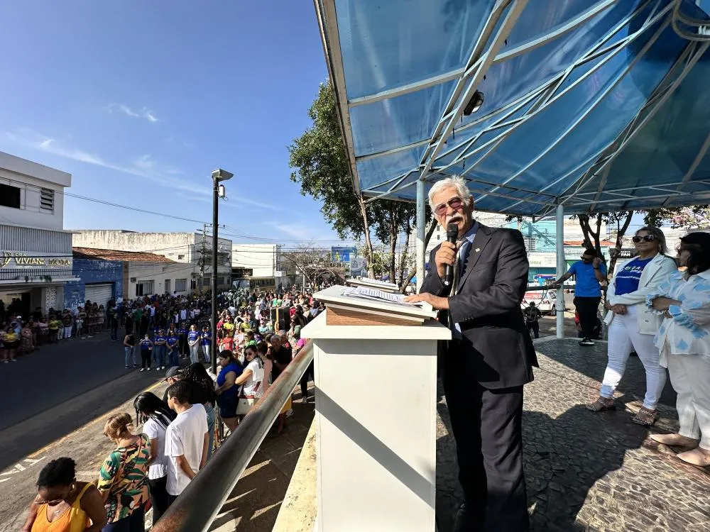 Desfile Cívico de 7 de Setembro encanta população em Brumado