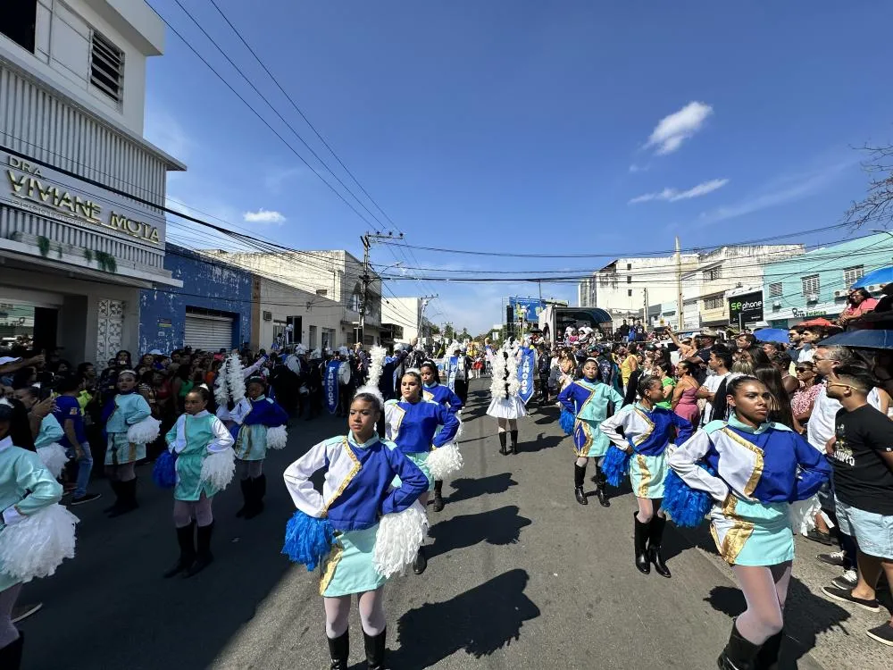 Desfile Cívico de 7 de Setembro encanta população em Brumado