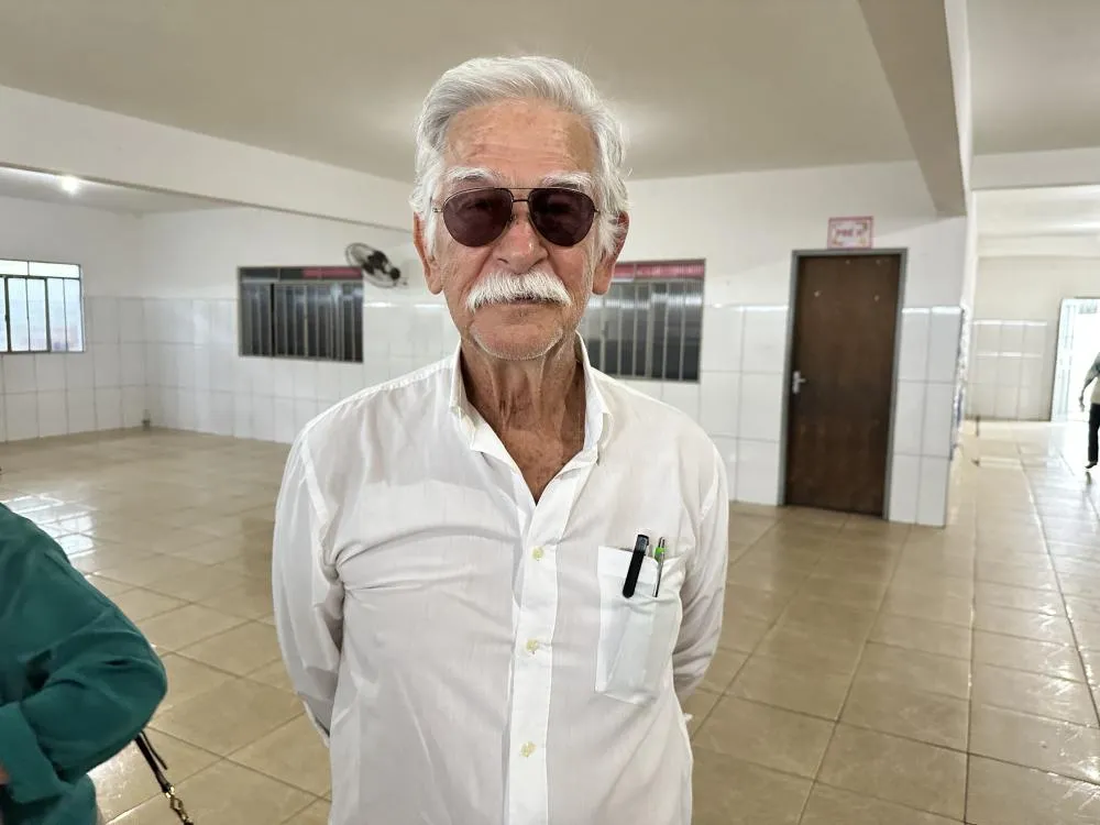 Prefeito Eduardo Vasconcelos vota e deseja sucesso ao próximo gestor de Brumado