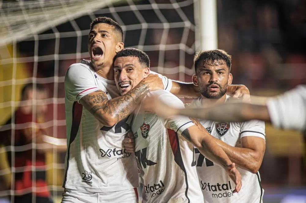 Vitória vence o Sport na Ilha do Retiro por 3x1