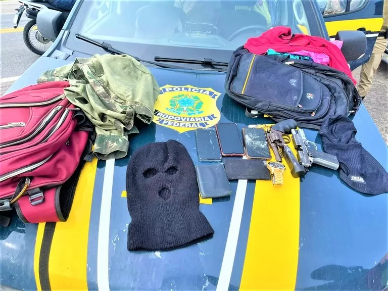 Casal sequestrado e feito refém em Amargosa é libertado na BR 101; assaltantes foram presos