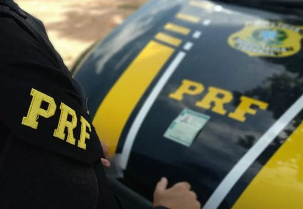 Homem é preso pela PRF após apresentar CNH falsa durante abordagem