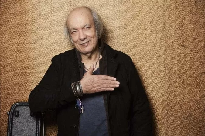 Morre o cantor Erasmo Carlos aos 81 anos
