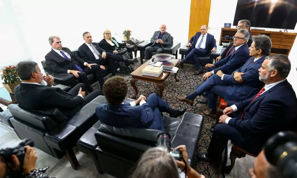 Em nota, presidentes dos Três Poderes chamam atos de 'golpistas'