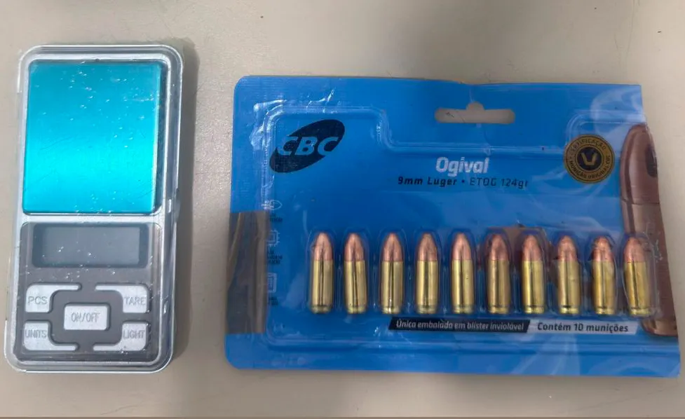 Polícia Militar apreende drogas, munições e prende três suspeitos por tráfico em Cândido Sales