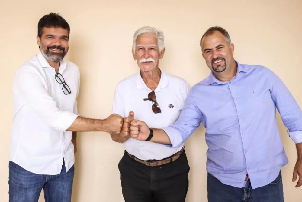 Brumado: 'O prefeito Eduardo Vasconcelos é um dos mais íntegros do Brasil' afirmam Ricardo Maia e Rogério Andrade