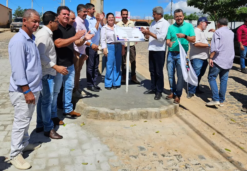 Deputado Marquinho Viana acompanha Governador Jerônimo Rodrigues em entrega de benefícios e inaugurações em Cordeiros