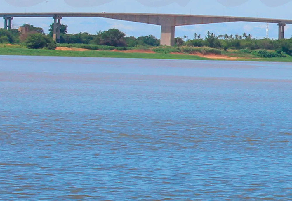 MP denuncia ex-prefeito de Carinhanha por contratações irregulares