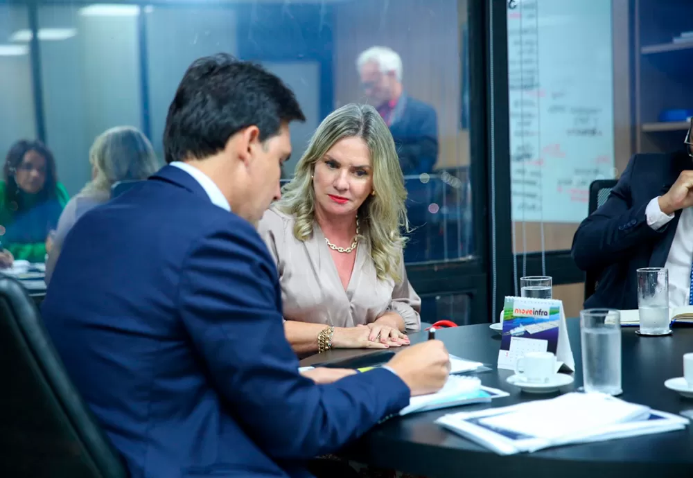 Ivana Bastos vai ao ministério tratar de demandas da aviação de Guanambi e Lençóis