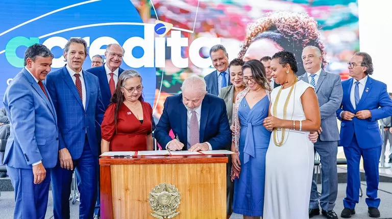 Governo facilita crédito e renegocia dívidas de pequenos negócios