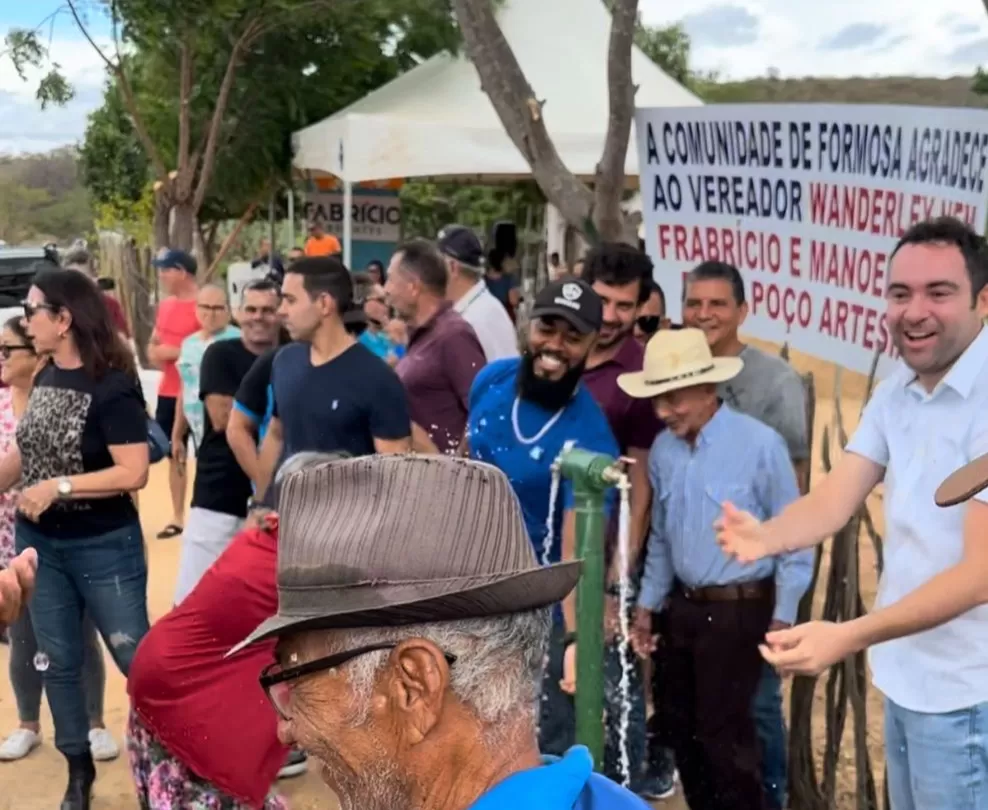 Brumado: Comunidades rurais recebem três poços artesianos completos, solicitados por Fabrício Abrantes e entregues através da CODEVASF