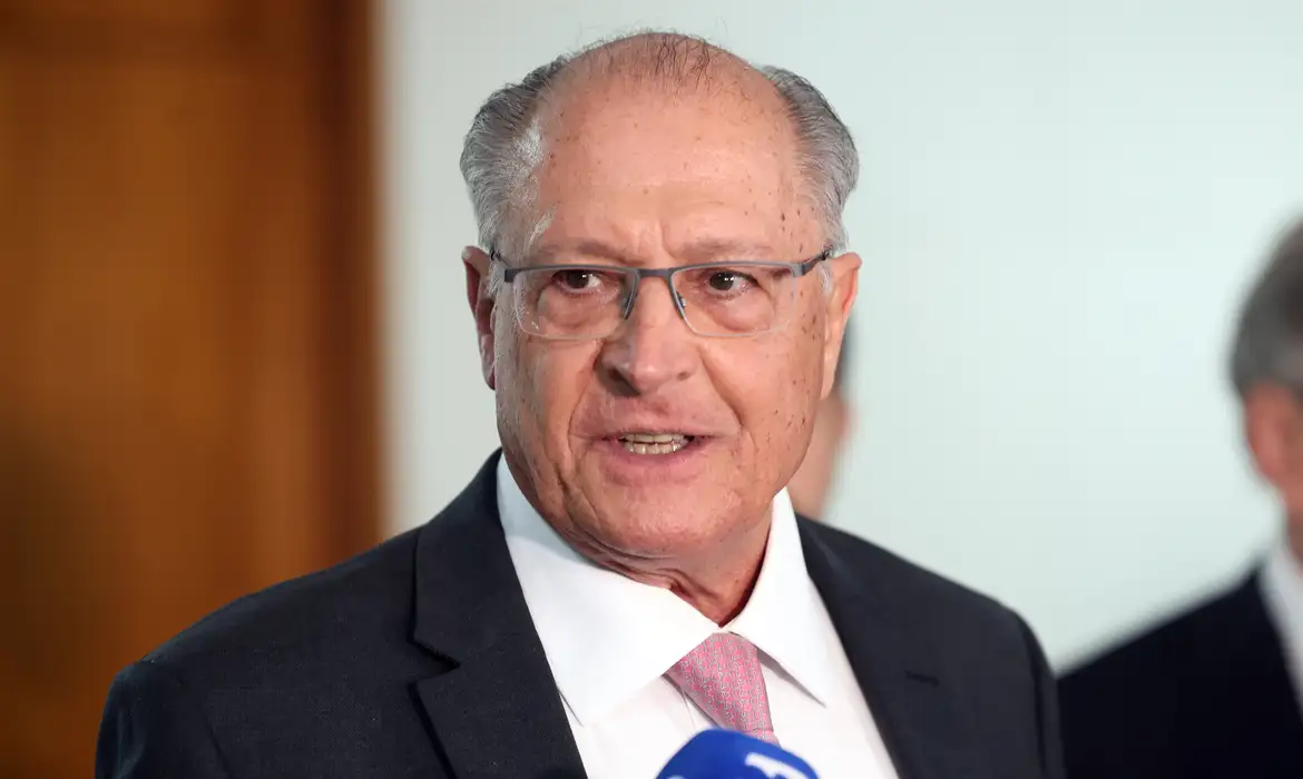 Geraldo Alckmin conversa com secretário de Comércio dos EUA sobre tarifaço