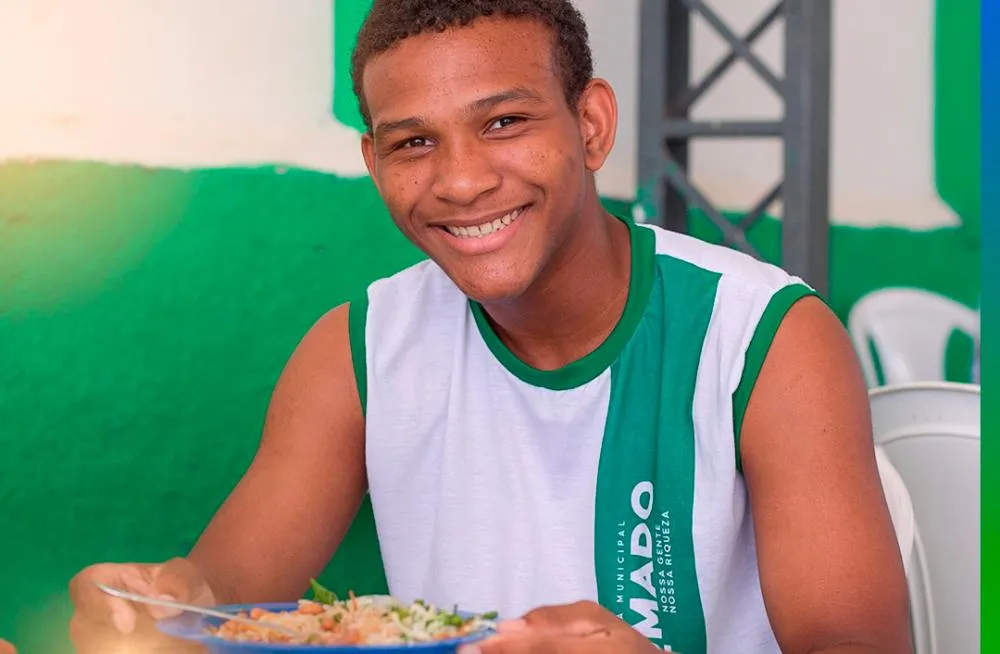Rede municipal de Brumado serve mais de 30 mil refeições diárias a estudantes