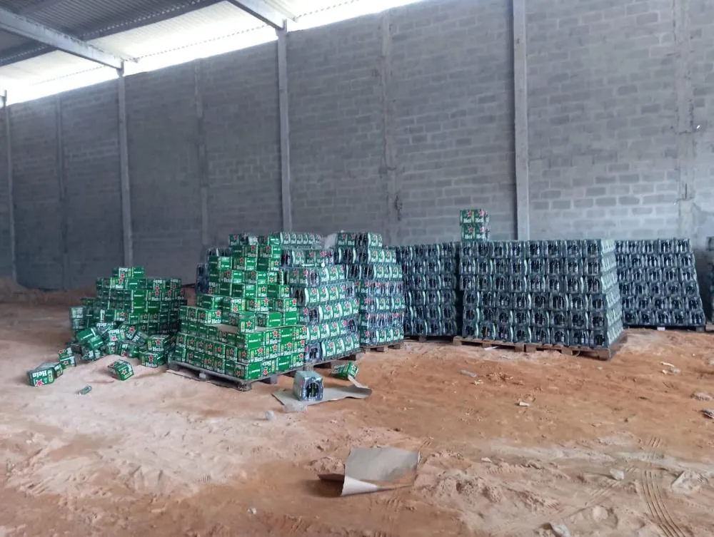 Carga de cerveja furtada é localizada em galpão na capital baiana