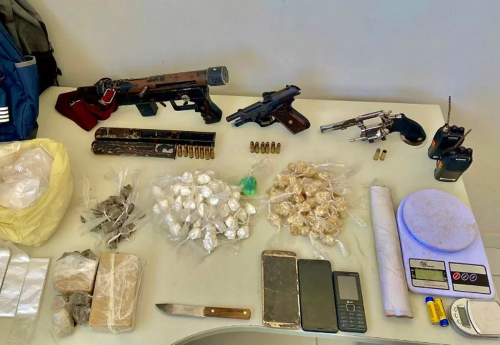 Submetralhadora e drogas são apreendidas na Chapada Diamantina