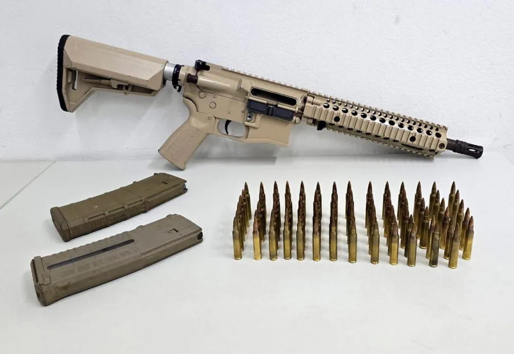 PM apreende fuzil com munições em Ilhéus