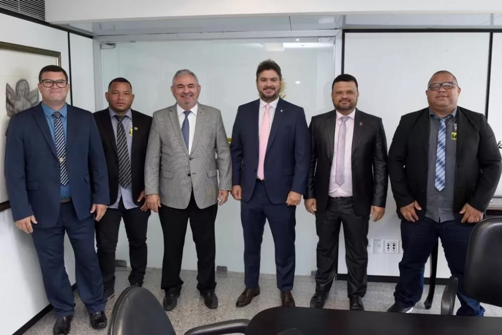 Vereadores de Brumado se reúnem com Senador Angelo Coronel e Deputado Diego Coronel