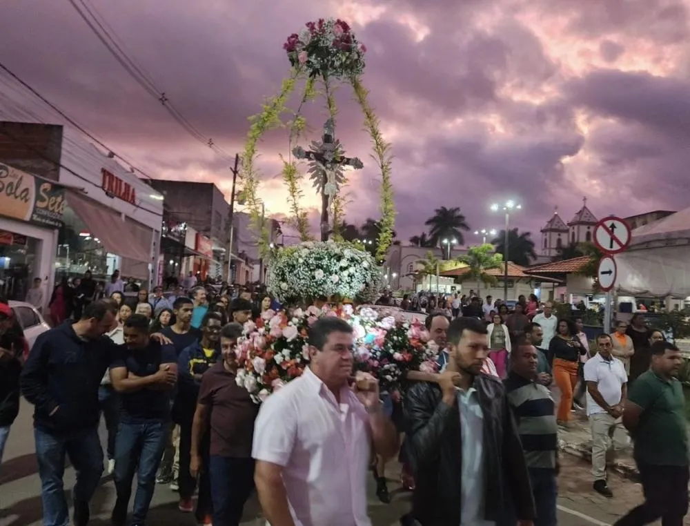 Deputado Marquinho Viana participa da missa e procissão ao Senhor Bom Jesus em Barra da Estiva