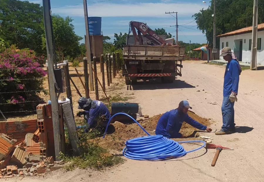 Ivana Bastos e Dabin Lima estão levando água para comunidades em Guanambi