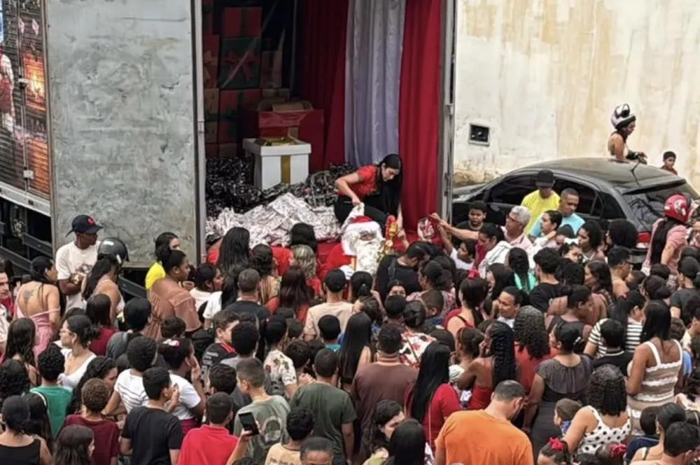 ‘Caravana do Noel’, idealizada pela primeira-dama Abiara, leva alegria e brinquedos para crianças de Brumado