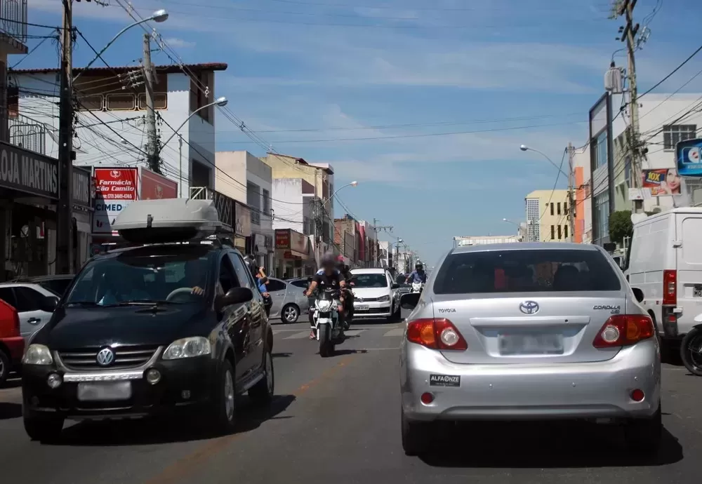 Veículos com placas de finais 3 e 4 devem quitar o IPVA até este mês