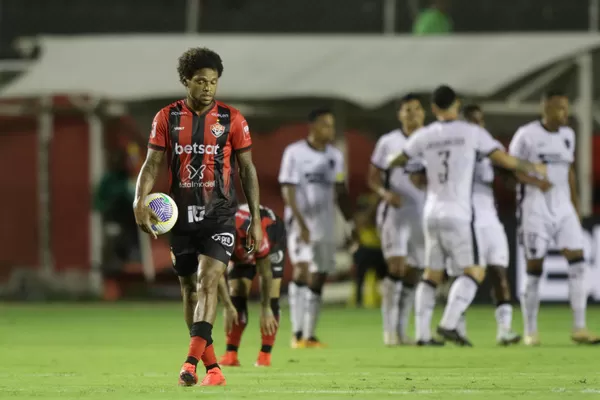 Vitória é eliminado da Copa do Brasil e amplia jejum de Vitórias