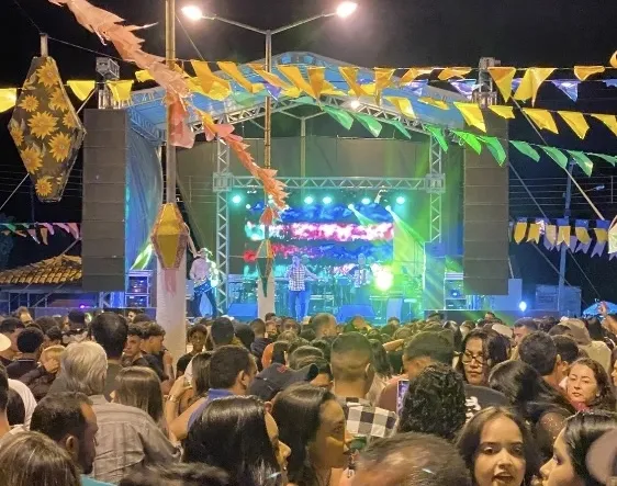 Brumado: Tradição e forró marcam o Arraiá Tranca Rua 2025 no povoado de Umburanas