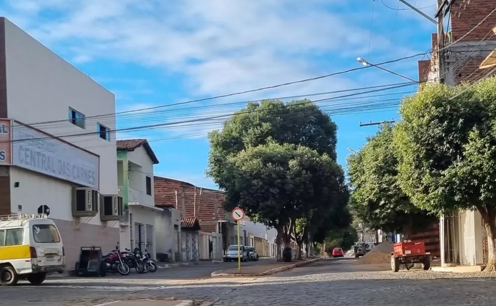 Moradores do Bairro Santa Tereza em Brumado enfrentam falta de água e cobram solução da Embasa