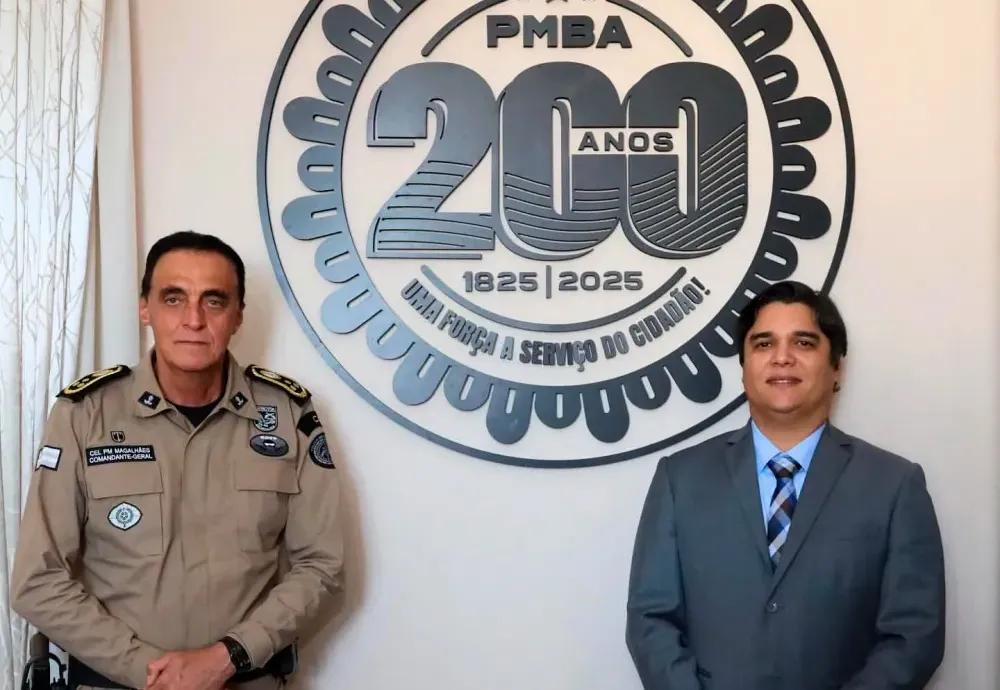 Comandante-geral da PMBA recebe o deputado estadual Vitor Bonfim em Salvador