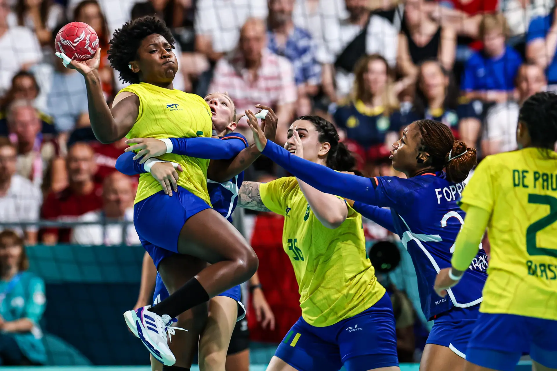 Handebol: Brasil perde da França, mas segue com chances de classificação em Paris 2024