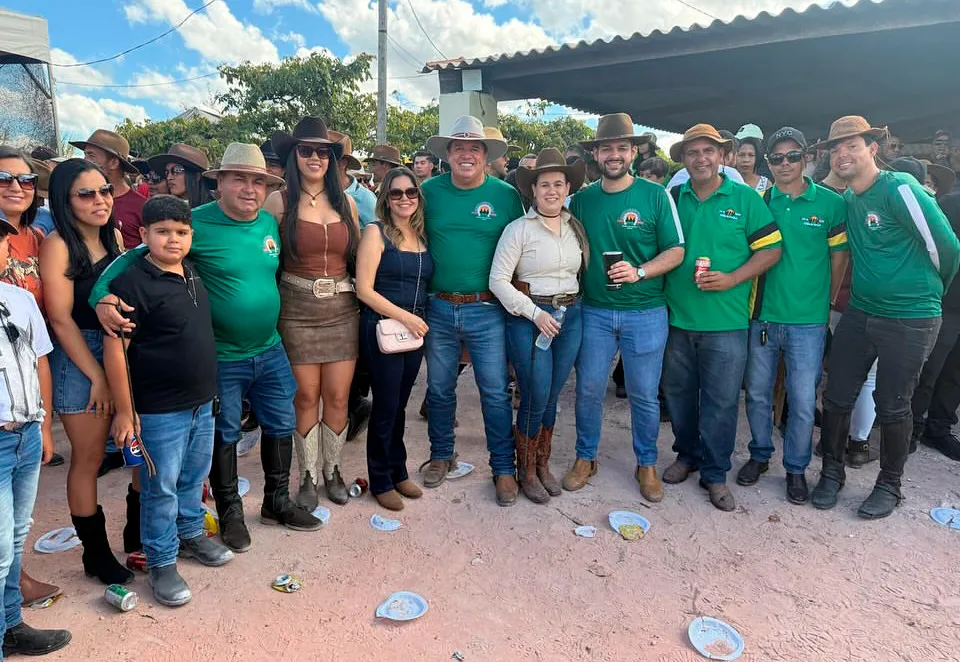 Prefeito Wilson do Café e deputado Marquinho Viana participam da 14ª Cavalgada Amigos da Cavalgada em Barra da Estiva