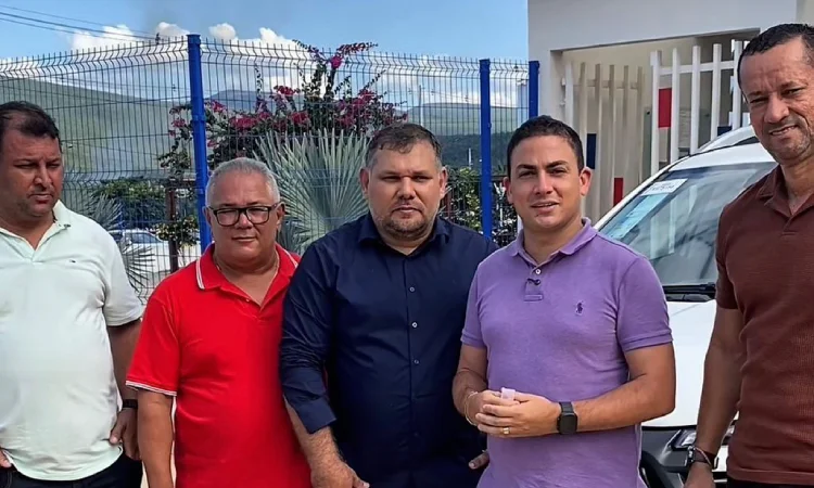 Prefeitura de Ituaçu investe em novo veículo para a Secretaria de Educação