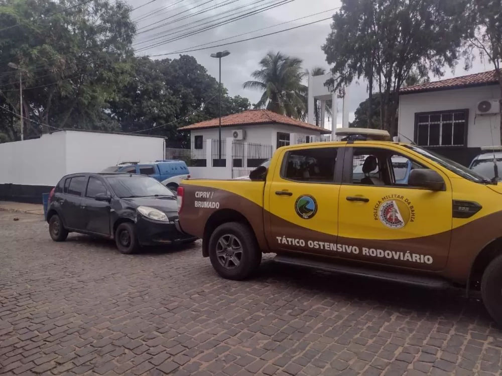 Brumado: PRE apreende veículo com restrição de roubo e captura foragido do Presídio Nilton Gonçalves