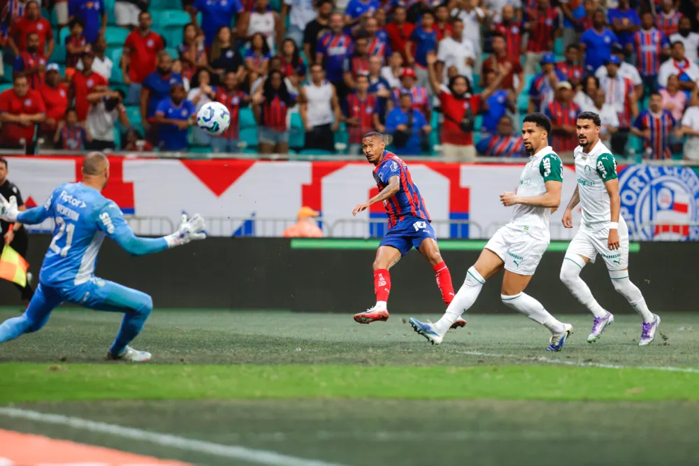 Ademir marca golaço e Bahia vence o Palmeiras no Brasileirão